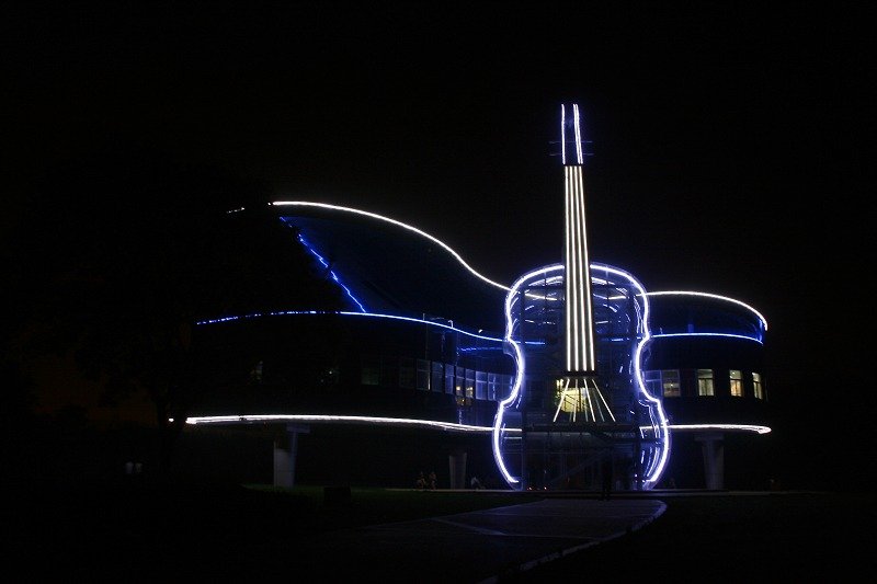 Piano_house Architectural odditie